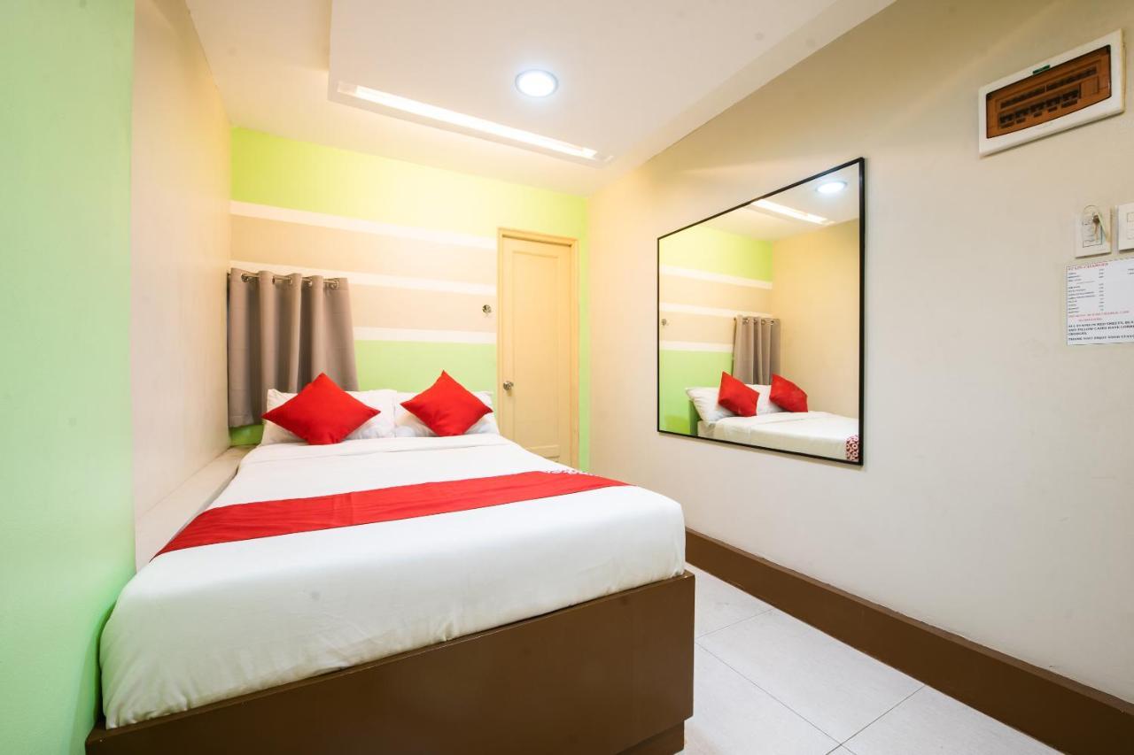Oyo 475 Pearl Blossom Hotel Manille Extérieur photo