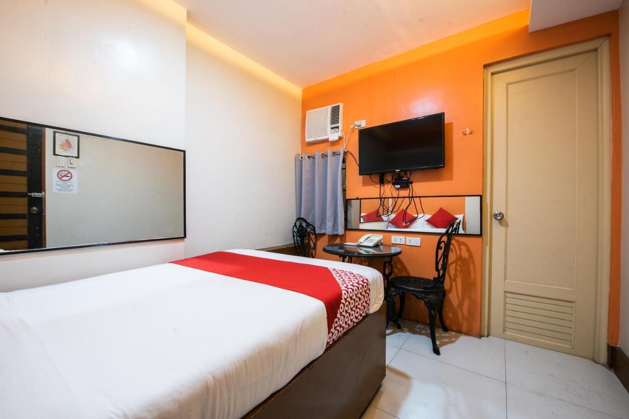 Oyo 475 Pearl Blossom Hotel Manille Extérieur photo