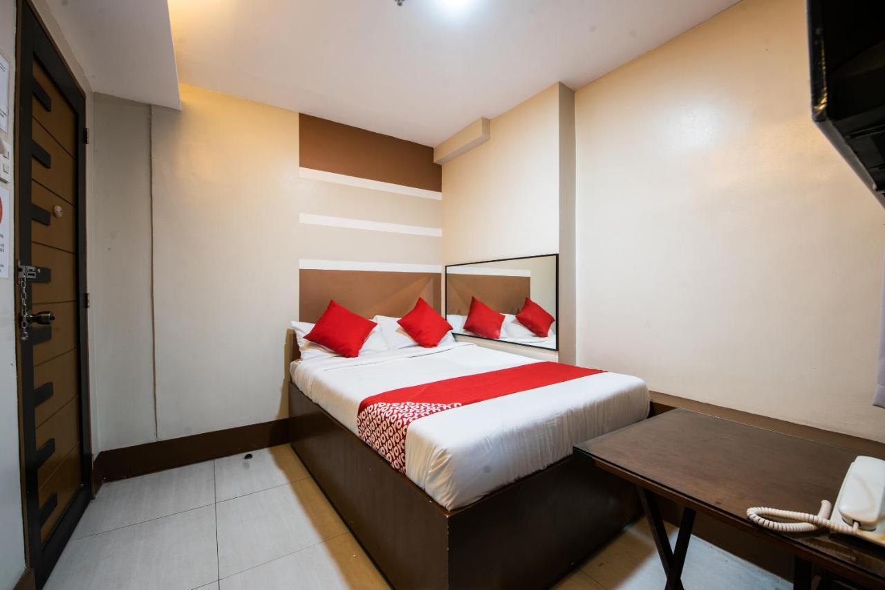 Oyo 475 Pearl Blossom Hotel Manille Extérieur photo